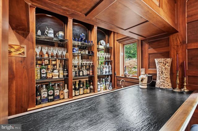 10217 CEDAR POND DR, Vienna, VA 22182