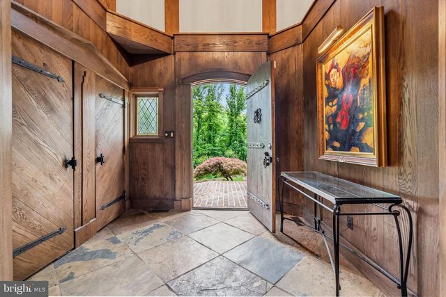 10217 CEDAR POND DR, Vienna, VA 22182