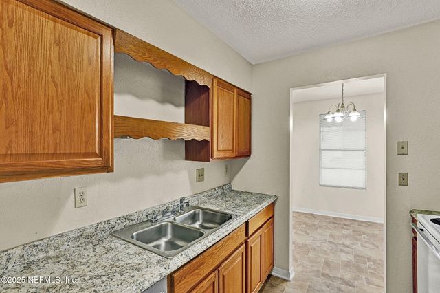 475 CRABAPPLE Court C, Orange Park, FL 32073