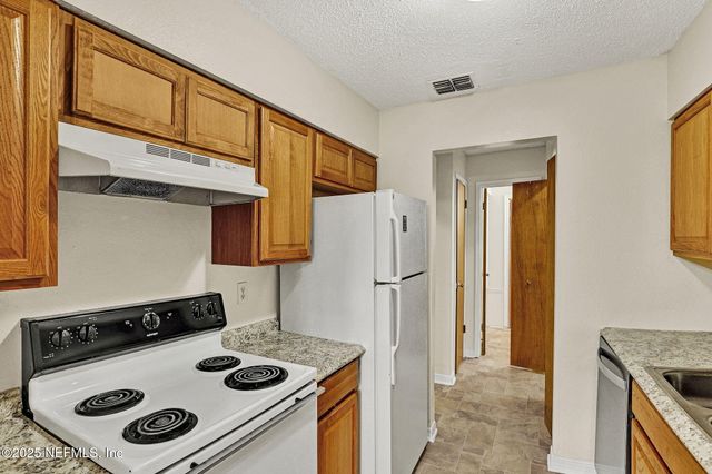 475 CRABAPPLE Court C, Orange Park, FL 32073