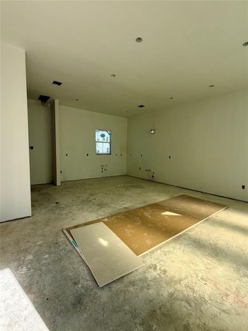 6702 Metro Boulevard 5, Houston, TX 77083