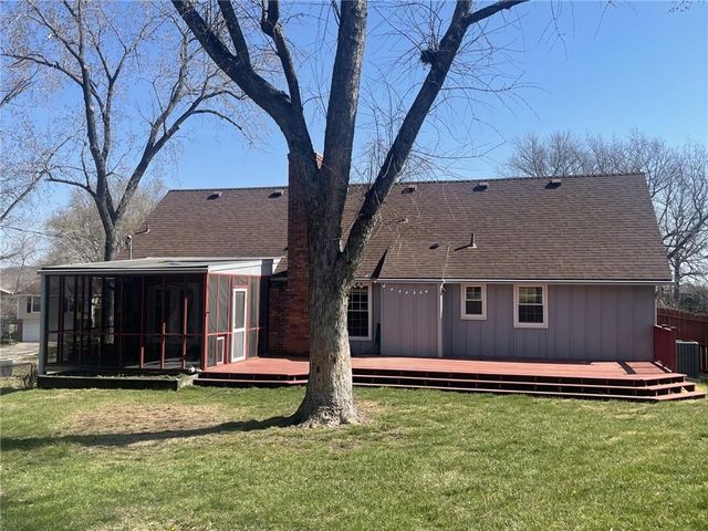 9706 Melrose Drive, Overland Park, KS 66214