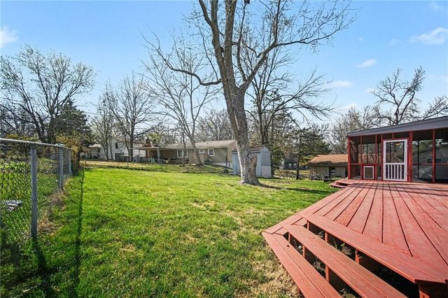 9706 Melrose Drive, Overland Park, KS 66214