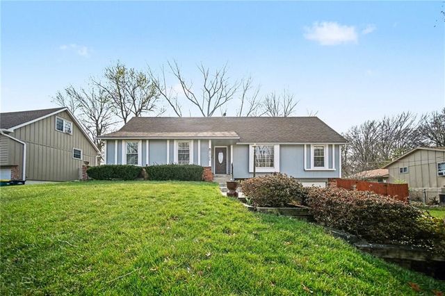 9706 Melrose Drive, Overland Park, KS 66214