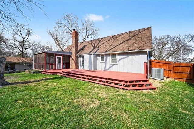 9706 Melrose Drive, Overland Park, KS 66214