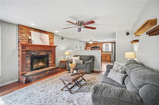 9706 Melrose Drive, Overland Park, KS 66214