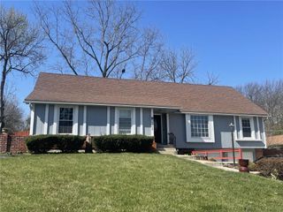 9706 Melrose Drive, Overland Park, KS 66214