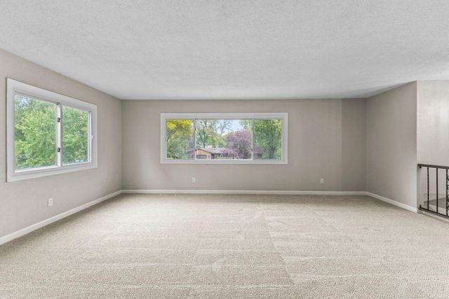 1435 56th Street E, Inver Grove Heights, MN 55077