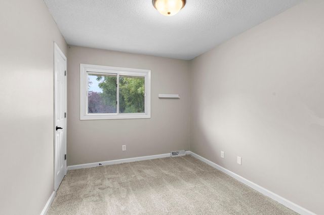 1435 56th Street E, Inver Grove Heights, MN 55077