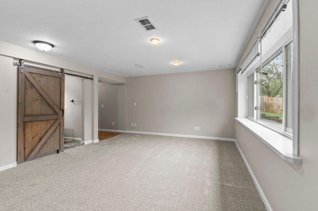 1435 56th Street E, Inver Grove Heights, MN 55077