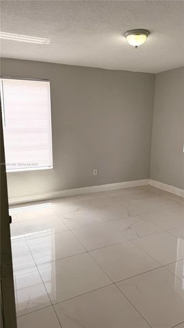 5100 W Flagler St 204, Miami, FL 33134