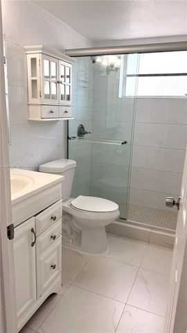 5100 W Flagler St 204, Miami, FL 33134