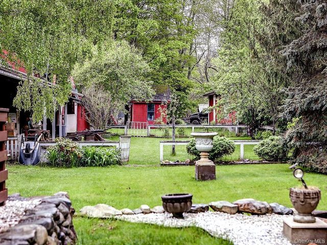 39 State Route 211, Cuddebackville, NY 12729