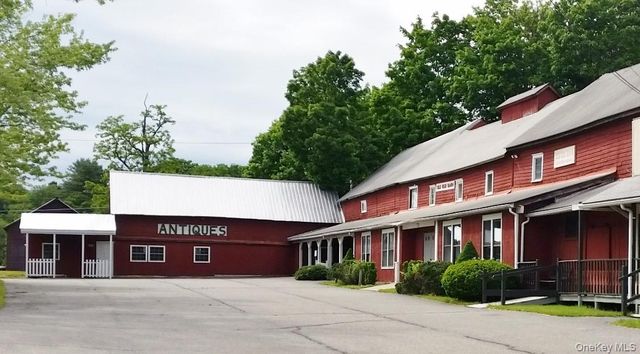 39 State Route 211, Cuddebackville, NY 12729