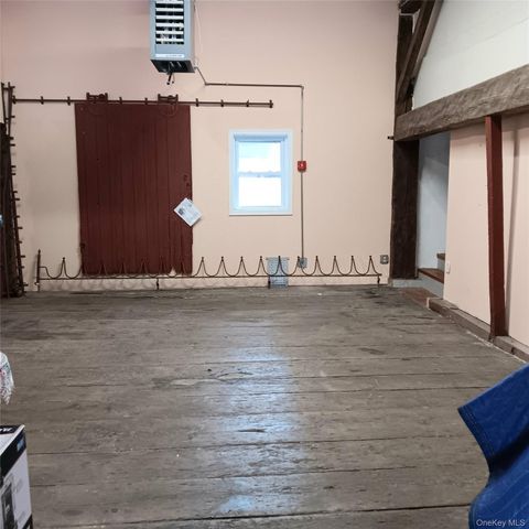 39 State Route 211, Cuddebackville, NY 12729