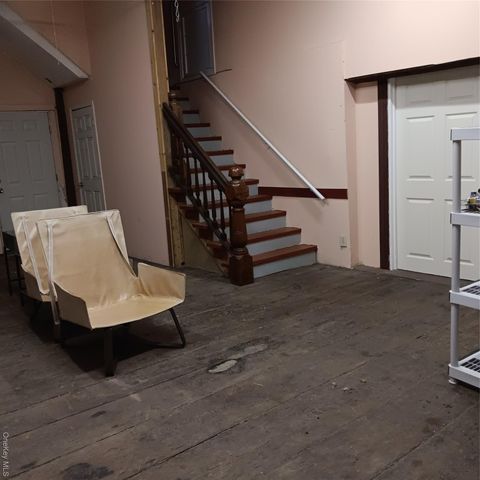 39 State Route 211, Cuddebackville, NY 12729