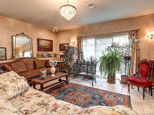 39 State Route 211, Cuddebackville, NY 12729