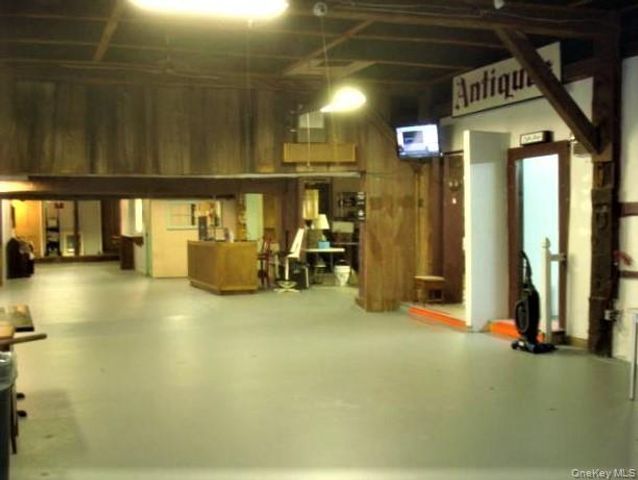 39 State Route 211, Cuddebackville, NY 12729