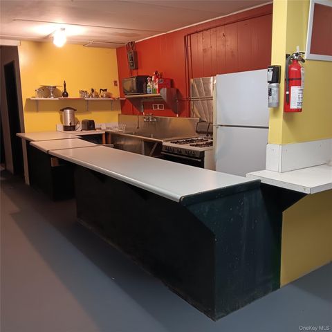 39 State Route 211, Cuddebackville, NY 12729