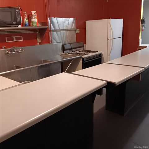 39 State Route 211, Cuddebackville, NY 12729