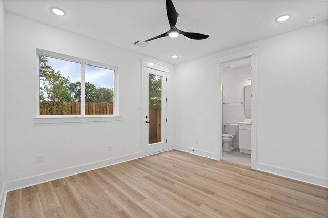 717 Janisch Road B, Houston, TX 77018