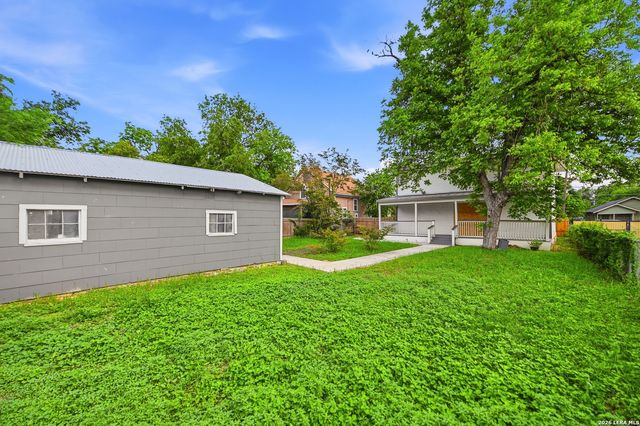 1043 STEVES AVE, San Antonio, TX 78210