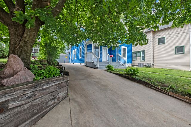 1722 Charles Street, Rockford, IL 61104