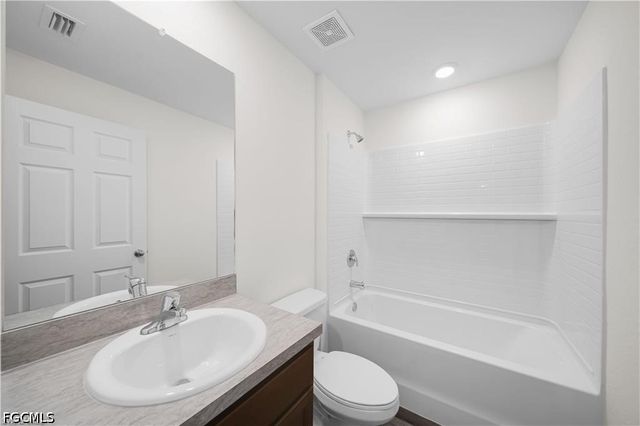 2912 NW 5th PL, Cape Coral, FL 33993