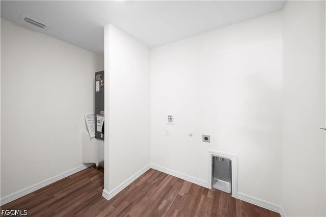 2912 NW 5th PL, Cape Coral, FL 33993