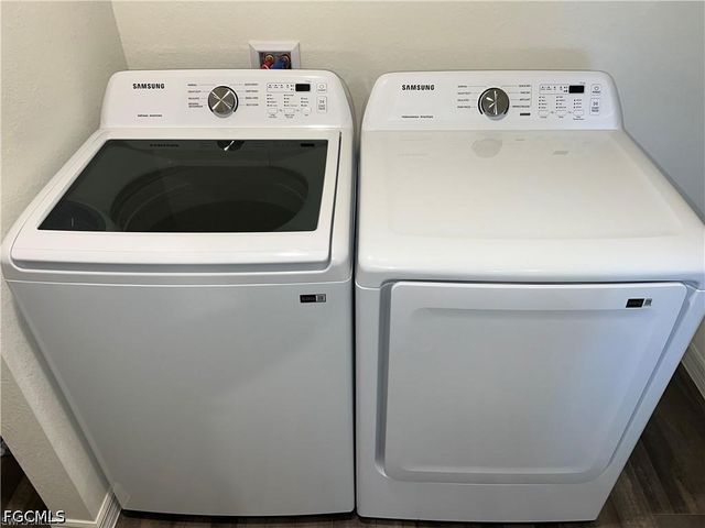 2912 NW 5th PL, Cape Coral, FL 33993