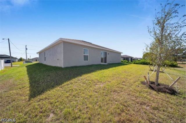 2912 NW 5th PL, Cape Coral, FL 33993