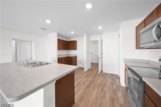 2912 NW 5th PL, Cape Coral, FL 33993