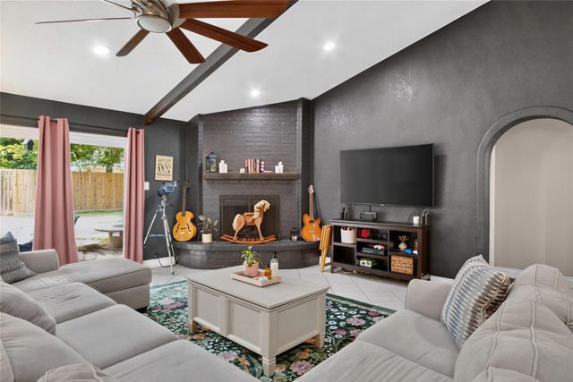 5451 Appleblossom Lane, Friendswood, TX 77546
