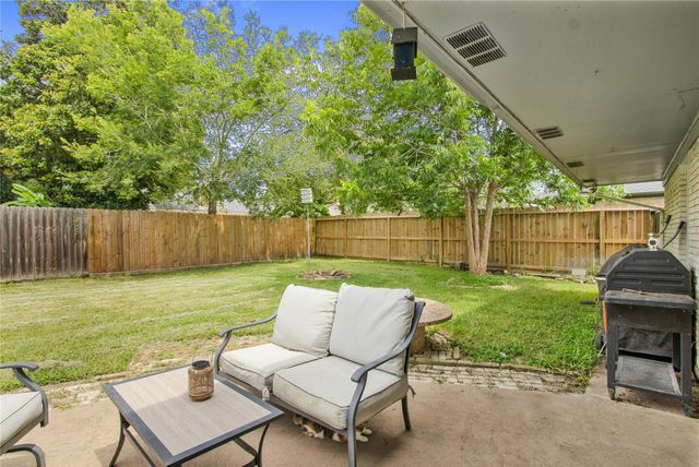 5451 Appleblossom Lane, Friendswood, TX 77546