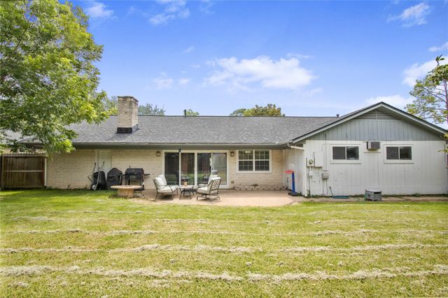 5451 Appleblossom Lane, Friendswood, TX 77546