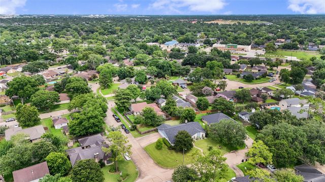 5451 Appleblossom Lane, Friendswood, TX 77546