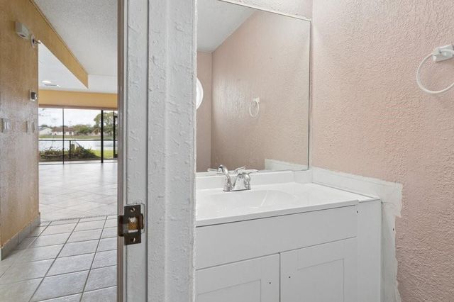 4759 NW 90th Avenue, Sunrise, FL 33351