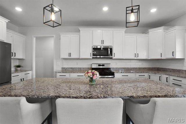 7118 Lost Oak Drive, Edwardsville, IL 62025