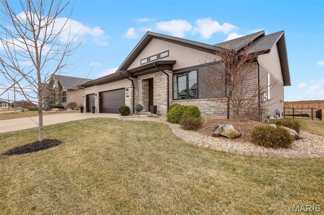 7118 Lost Oak Drive, Edwardsville, IL 62025