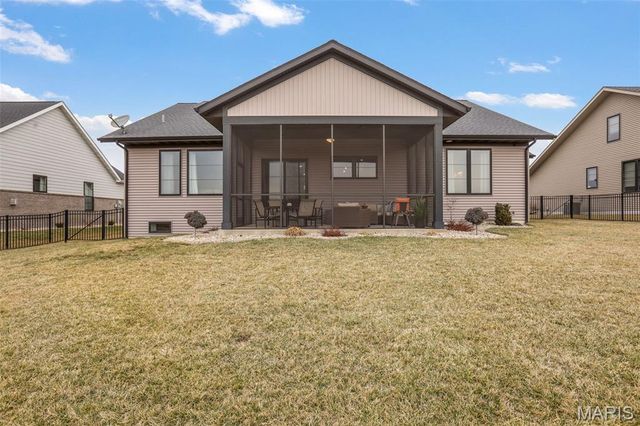 7118 Lost Oak Drive, Edwardsville, IL 62025