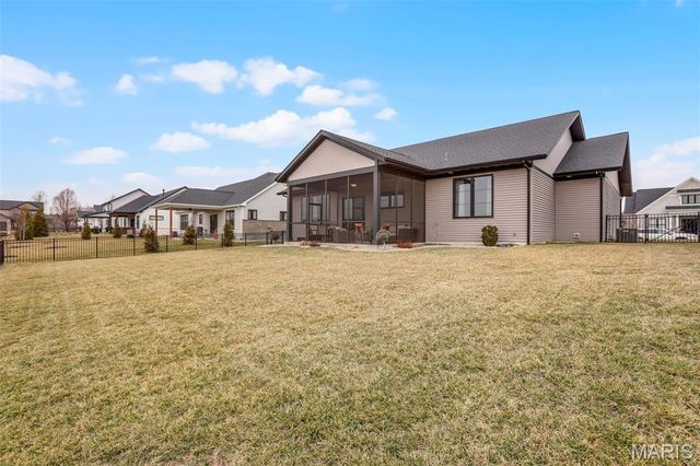 7118 Lost Oak Drive, Edwardsville, IL 62025