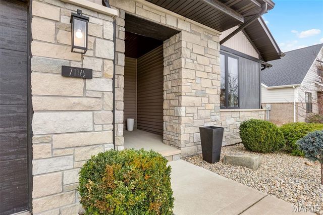 7118 Lost Oak Drive, Edwardsville, IL 62025