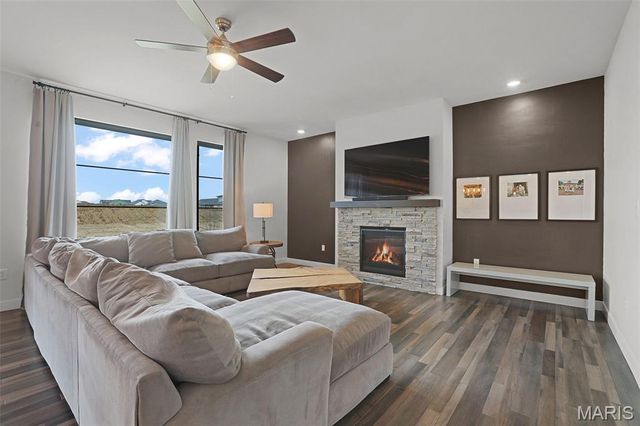 7118 Lost Oak Drive, Edwardsville, IL 62025