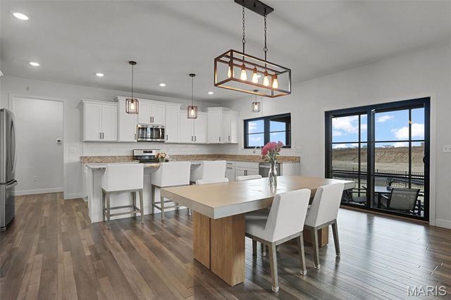 7118 Lost Oak Drive, Edwardsville, IL 62025