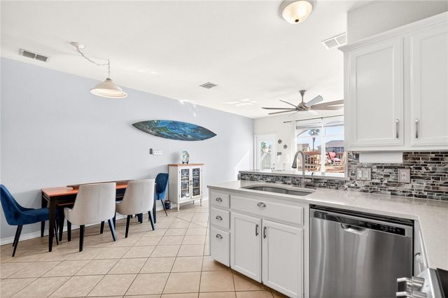 14001 Fortuna Bay Dr 3, Corpus Christi, TX 78418