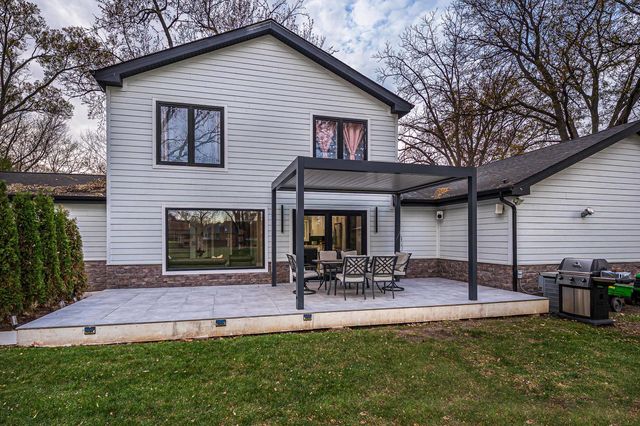 101 N Schoenbeck Road, Prospect Heights, IL 60070