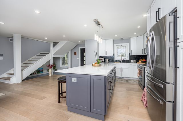 101 N Schoenbeck Road, Prospect Heights, IL 60070