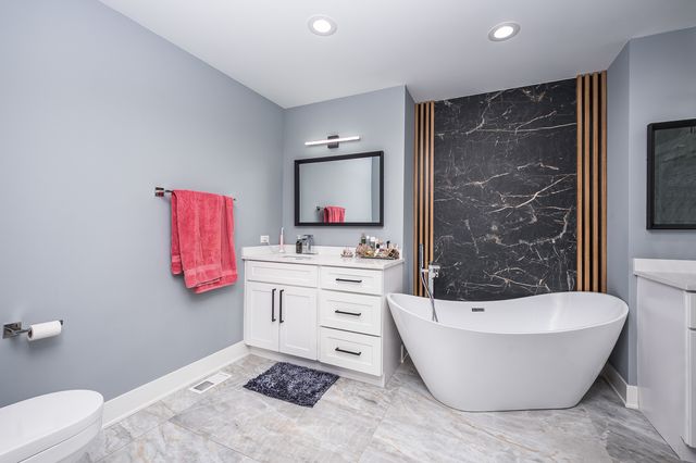 101 N Schoenbeck Road, Prospect Heights, IL 60070