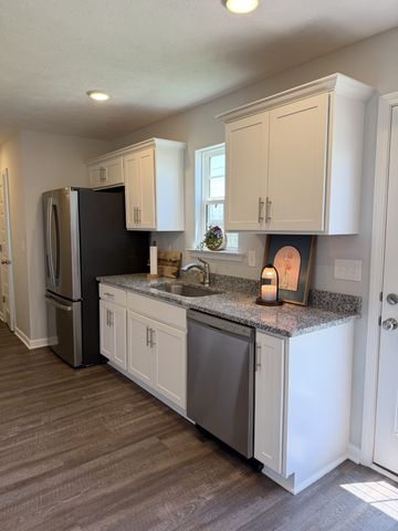 481 Mimosa Dr, Decherd, TN 37324