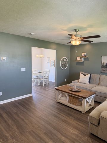 481 Mimosa Dr, Decherd, TN 37324